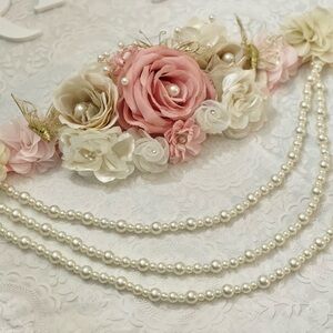 Elegant Pink and Cream Floral Belt